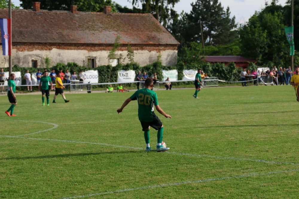 (FOTOGALERIJA) Uz 70. obljetnicu postojanja i rada u Biškupcima odigrana revijalna utakmica: NK BSK Biškupci – GNK Dinamo Veterni 5:5