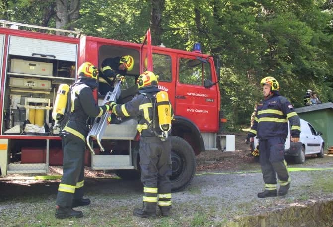 (FOTO) Združena pokazna vježba održana pored Sovskog jezera