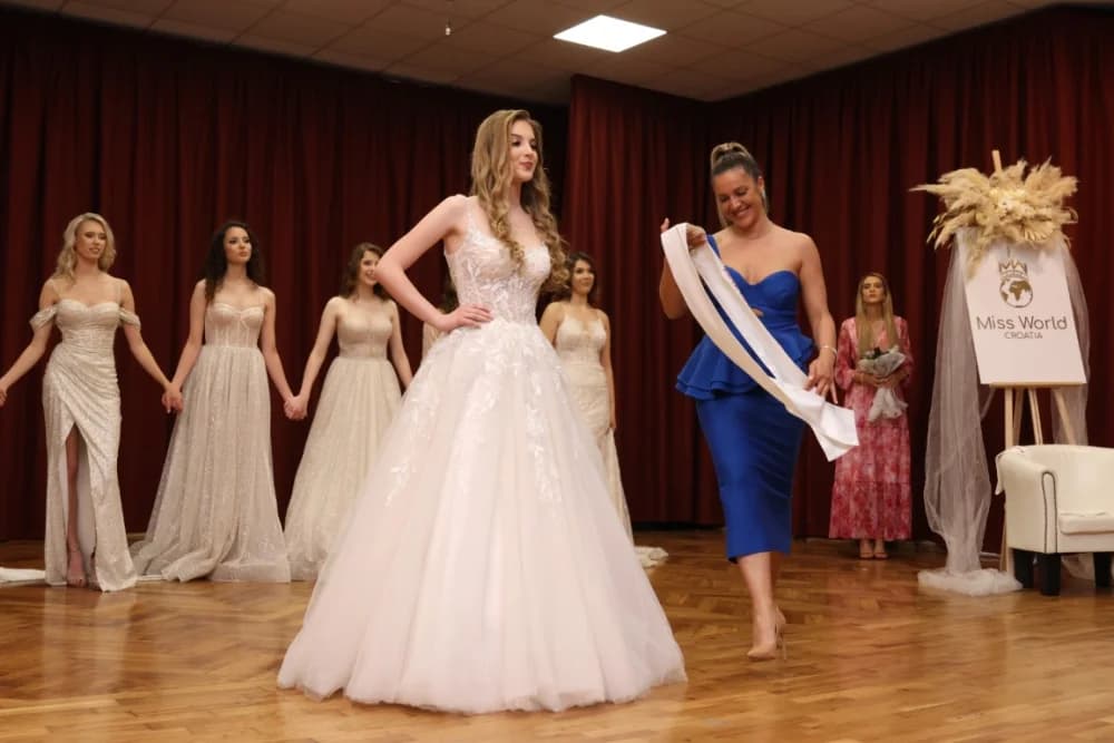 Za Miss Požeško-slavonske županije izabrana Ivana Krajina, za prvu pratilju Dora Dračić