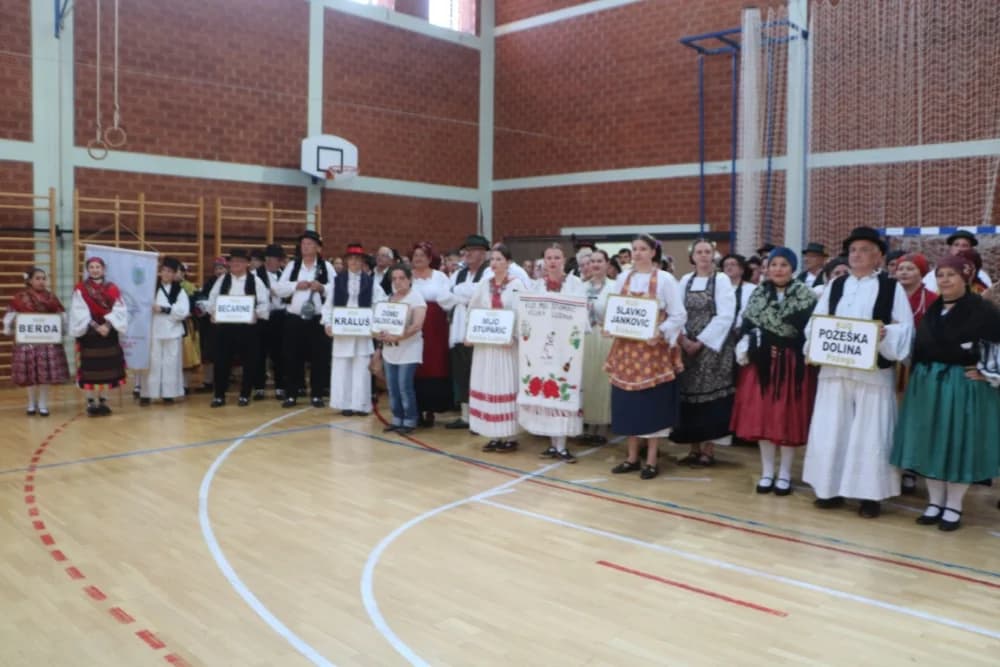 FOLKLOR U BRESTOVCU: KUD Berda na visini zadatka, a uz njih šest skupina prikazalo bogatstvo običaja