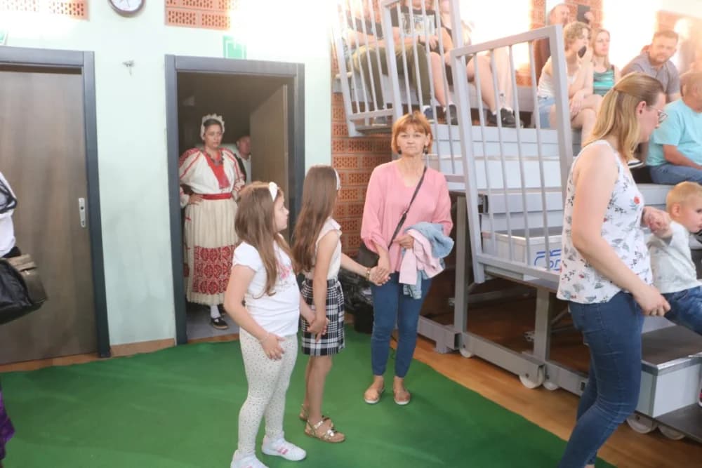 FOLKLOR U BRESTOVCU: KUD Berda na visini zadatka, a uz njih šest skupina prikazalo bogatstvo običaja