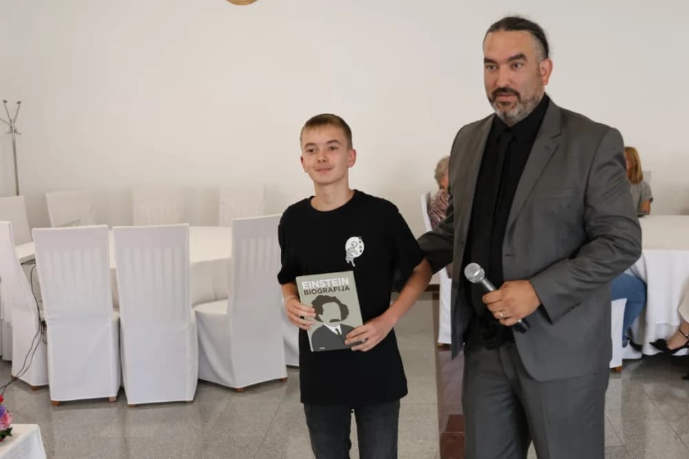 Koji su učenici jakšičke škole nagrađeni za svoja dostignuća na državnom i županijskom natjecanju