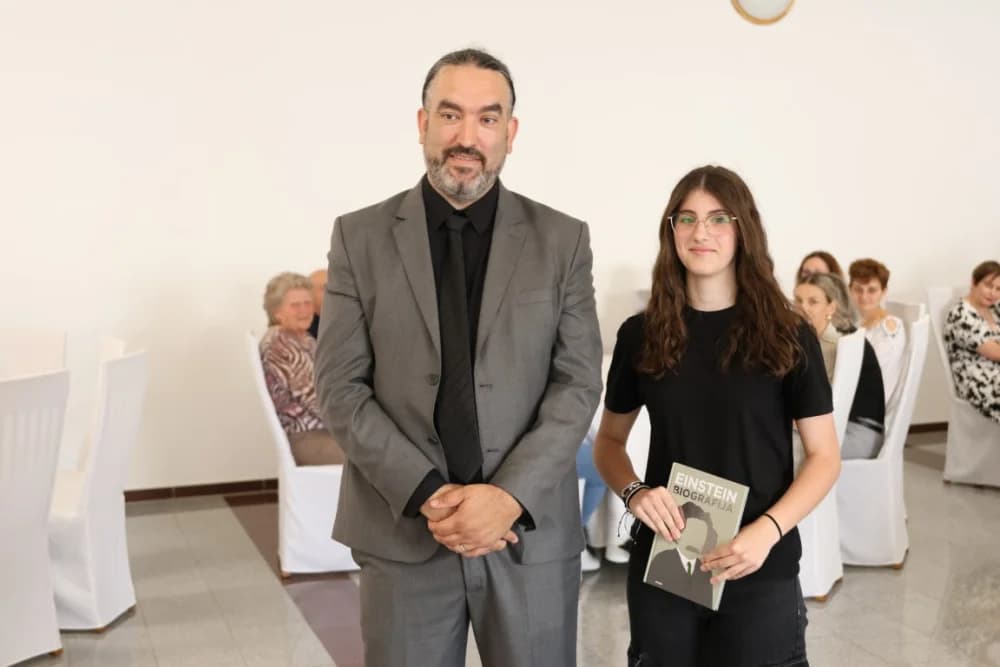 Koji su učenici jakšičke škole nagrađeni za svoja dostignuća na državnom i županijskom natjecanju