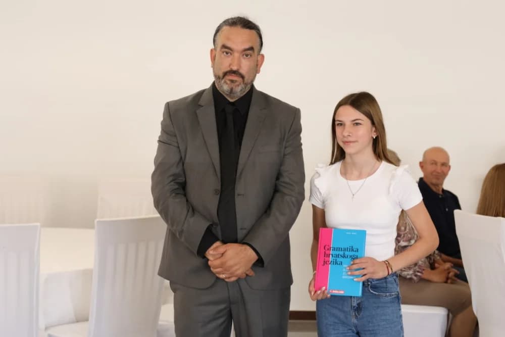 Koji su učenici jakšičke škole nagrađeni za svoja dostignuća na državnom i županijskom natjecanju