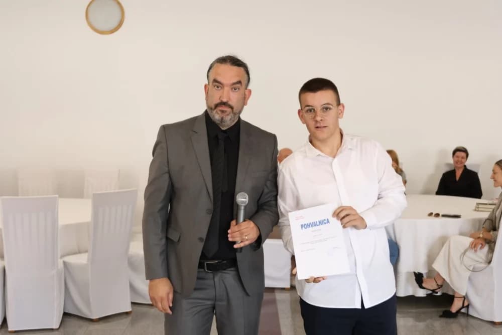 Koji su učenici jakšičke škole nagrađeni za svoja dostignuća na državnom i županijskom natjecanju