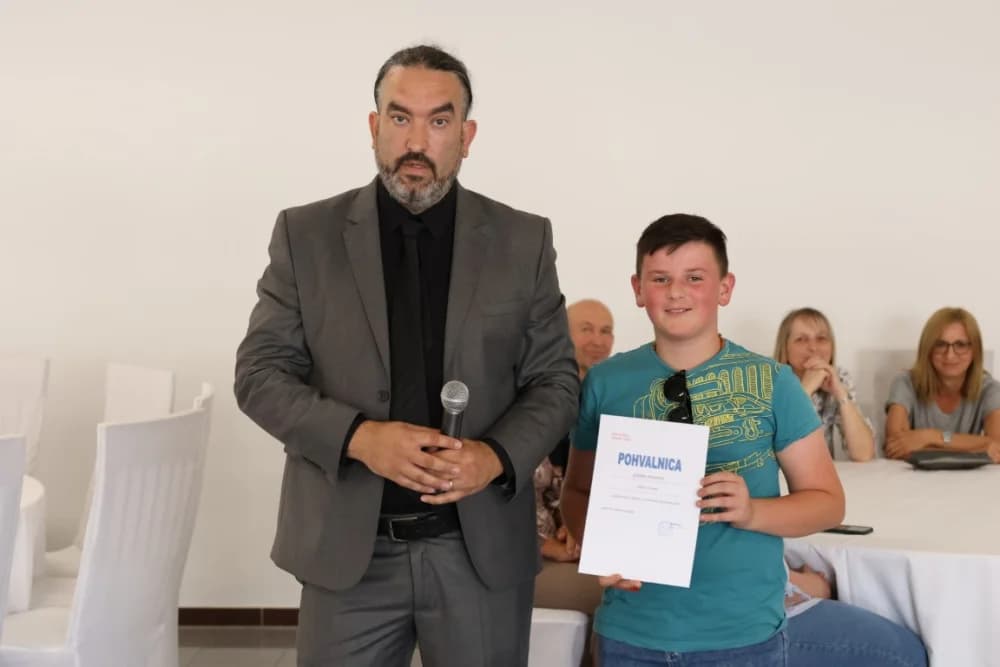 Koji su učenici jakšičke škole nagrađeni za svoja dostignuća na državnom i županijskom natjecanju