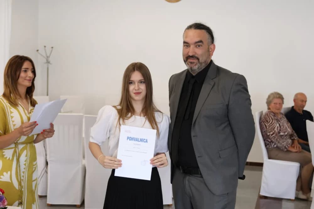 Koji su učenici jakšičke škole nagrađeni za svoja dostignuća na državnom i županijskom natjecanju