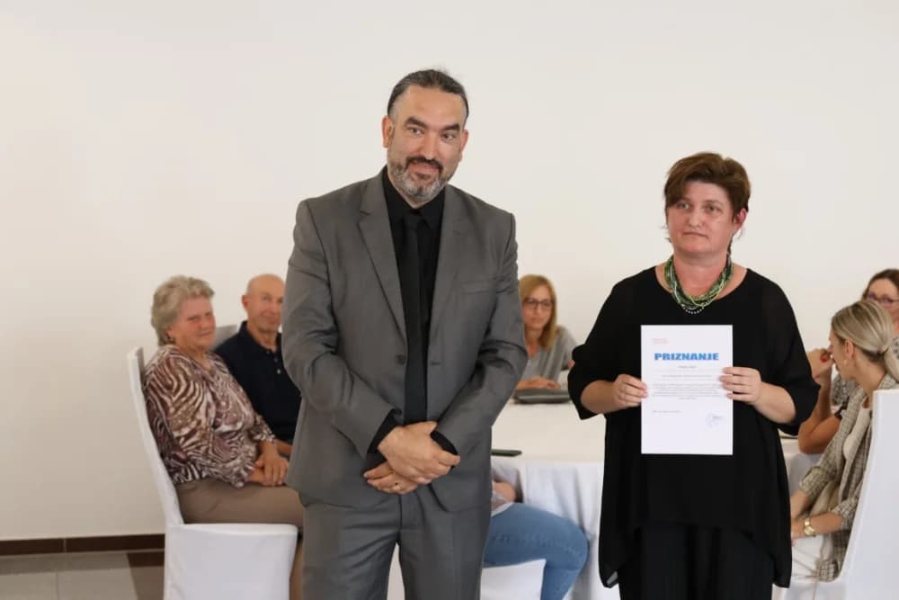 Koji su učenici jakšičke škole nagrađeni za svoja dostignuća na državnom i županijskom natjecanju
