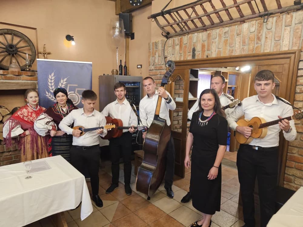 JUBILARNI POŽEŠKI FESTIVAL: Bogat program sa dvije večeri novih pjesama, obiljem folklora, te koncertima Petra Graše, Gazda i Slavonskih lola