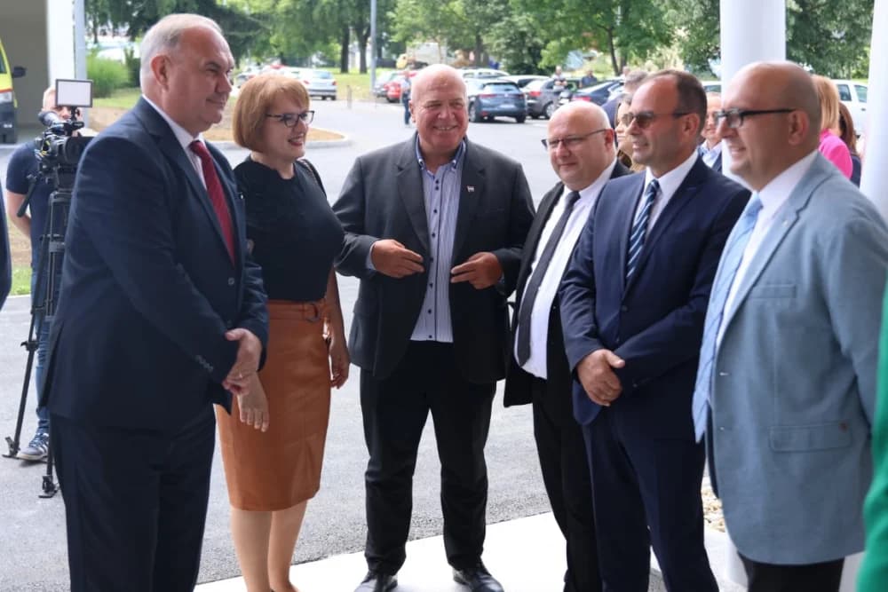 Svečano otvorena nova zgrada Zavoda za hitnu medicinu Požeško-slavonske županije: „Preseljenjem na ovu lokaciju ʼkupiliʼ smo vrijeme za hitne pacijente“