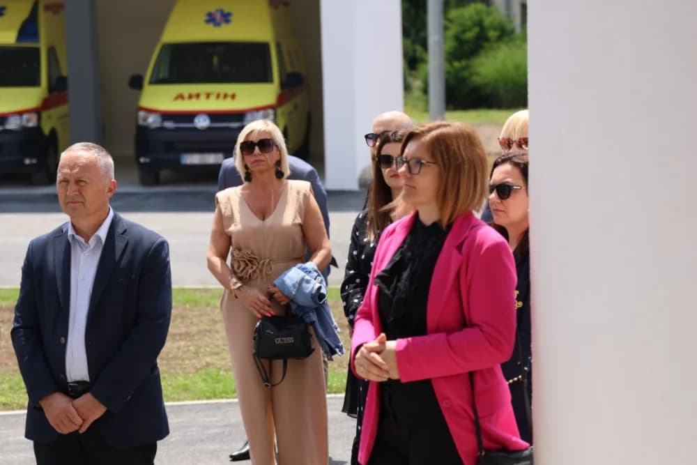 Svečano otvorena nova zgrada Zavoda za hitnu medicinu Požeško-slavonske županije: „Preseljenjem na ovu lokaciju ʼkupiliʼ smo vrijeme za hitne pacijente“