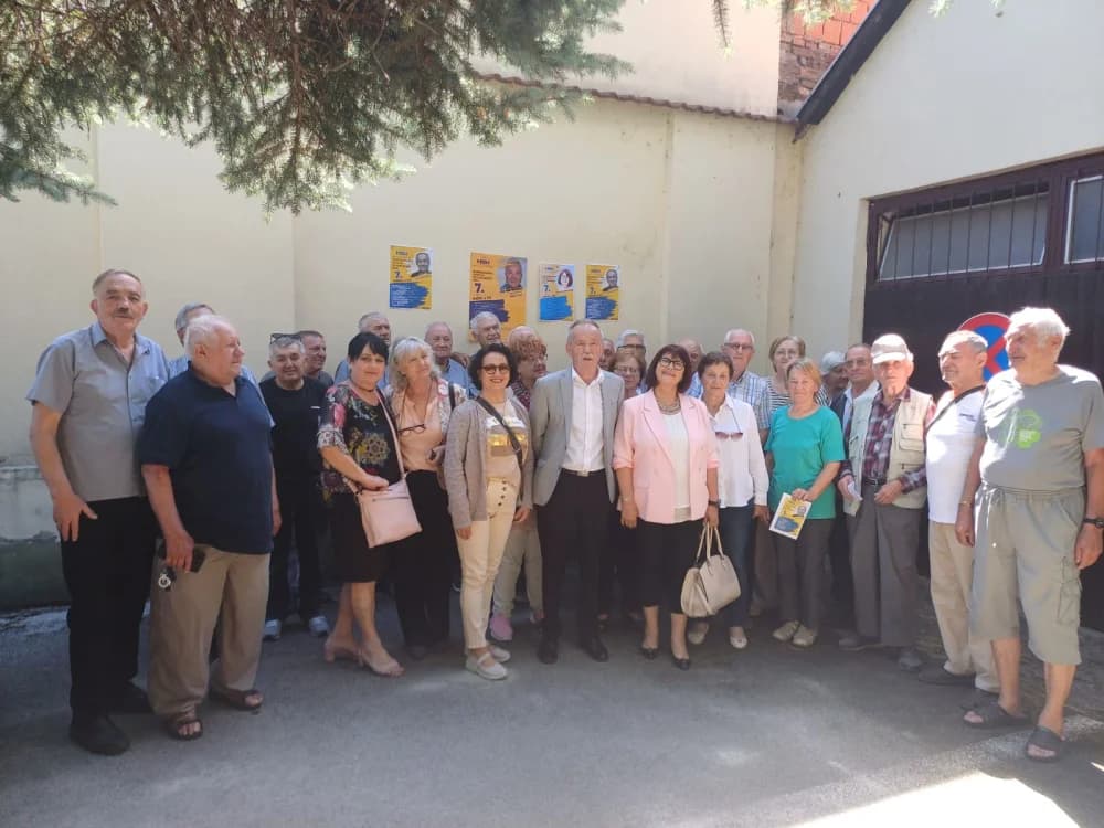 EU IZBORI: Požeškim umirovljenicima predstavili se njihovi kandidati za Europski parlament Ante Pavković i Silvija Portner