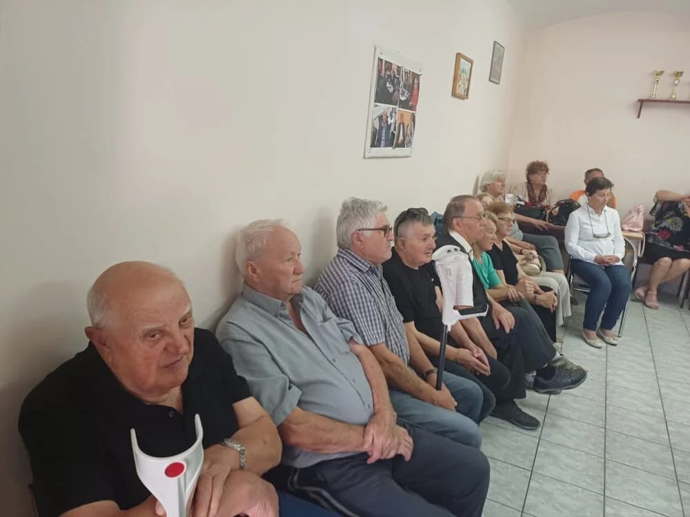 EU IZBORI: Požeškim umirovljenicima predstavili se njihovi kandidati za Europski parlament Ante Pavković i Silvija Portner