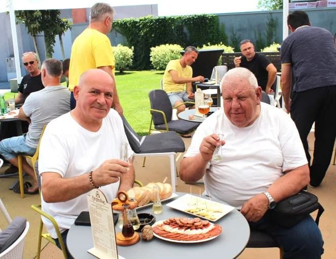 Na Trgu bećarca u Pleternici otvoren suvremeno opremljeni kafić „Segedac“