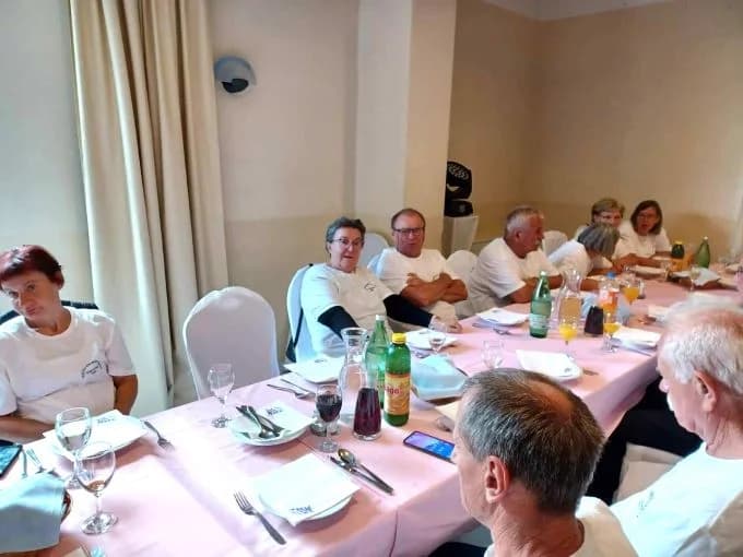Članovi Matice umirovljenika Požeško-slavonske županije sudjelovali na osmim susretima s kolegicama i kolegama iz cijele Hrvatske u Dugoj Resi