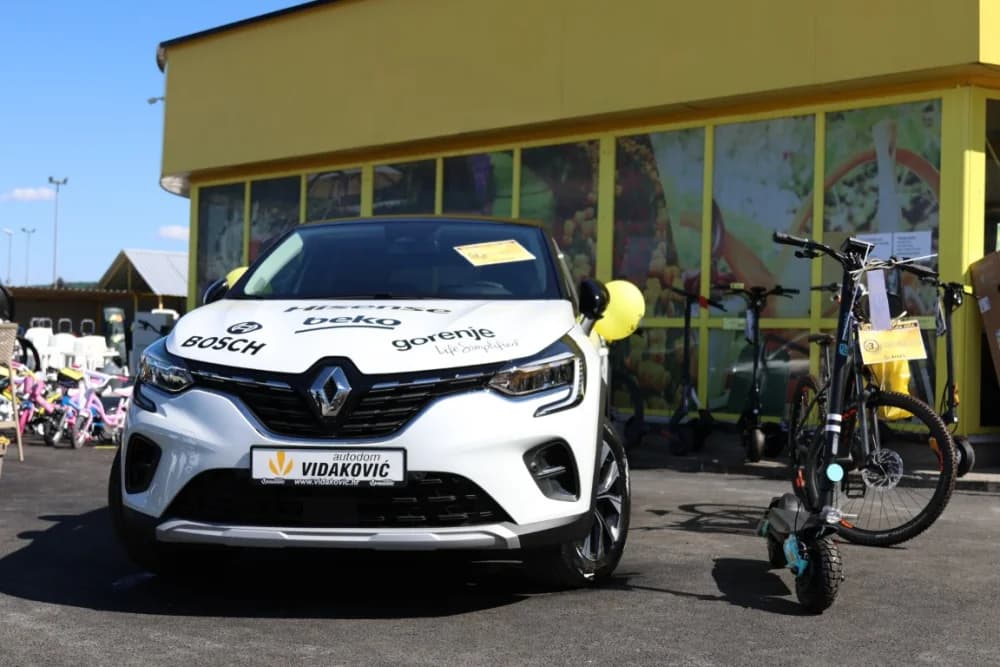 Automobil u nagradnoj igri tvrtke Alles osvojila Ivana Mjertan iz Požege
