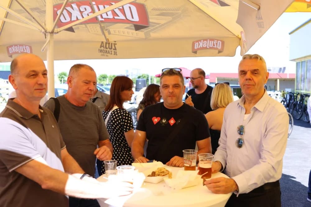 Automobil u nagradnoj igri tvrtke Alles osvojila Ivana Mjertan iz Požege