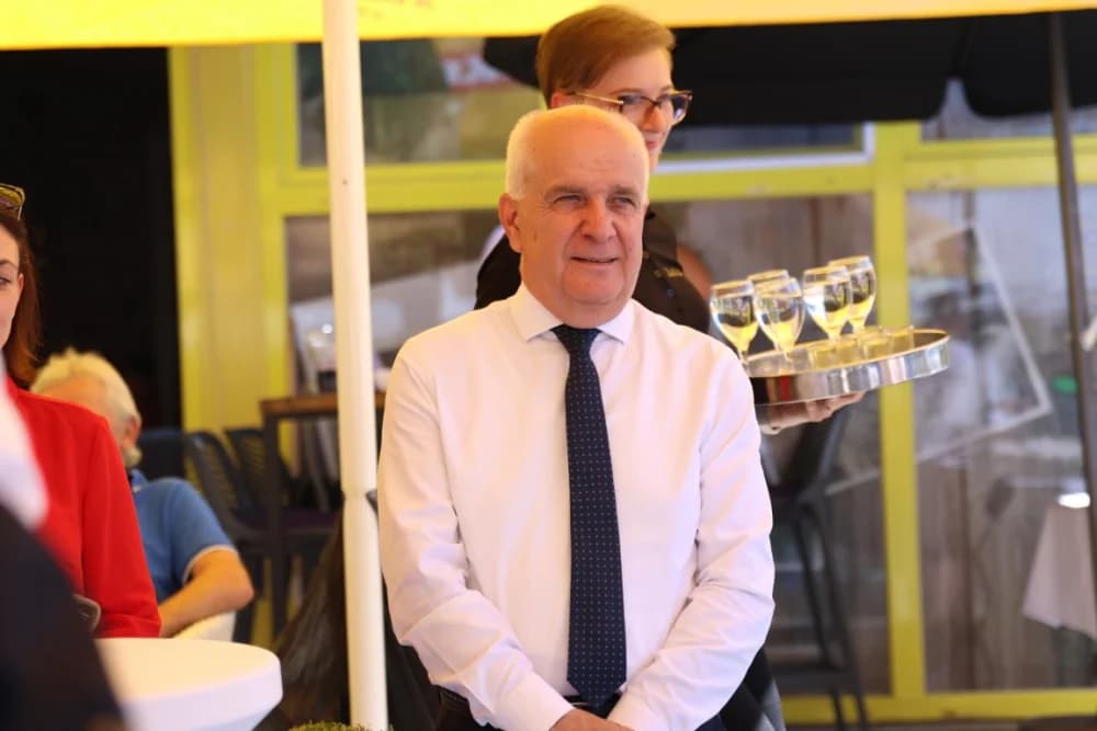 Automobil u nagradnoj igri tvrtke Alles osvojila Ivana Mjertan iz Požege