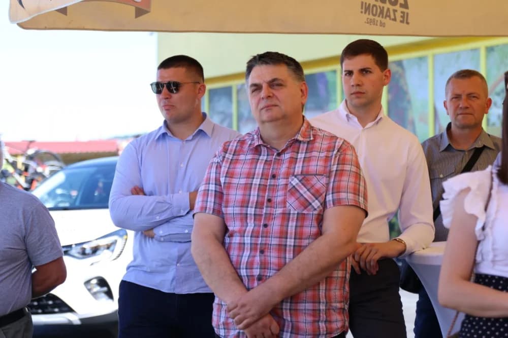 Automobil u nagradnoj igri tvrtke Alles osvojila Ivana Mjertan iz Požege