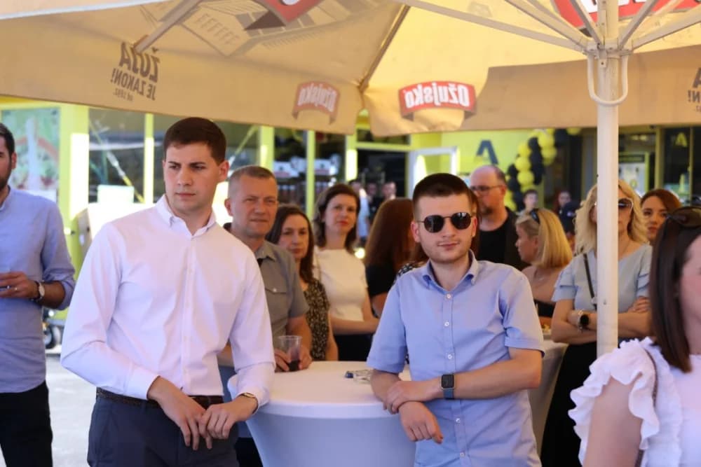 Automobil u nagradnoj igri tvrtke Alles osvojila Ivana Mjertan iz Požege