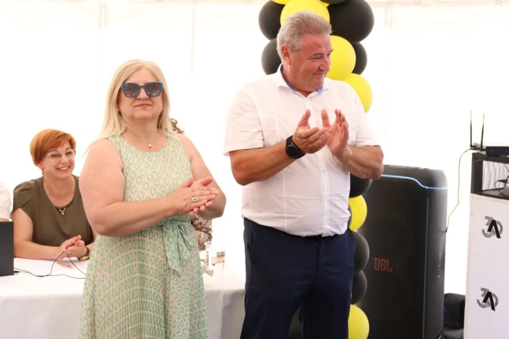 Automobil u nagradnoj igri tvrtke Alles osvojila Ivana Mjertan iz Požege