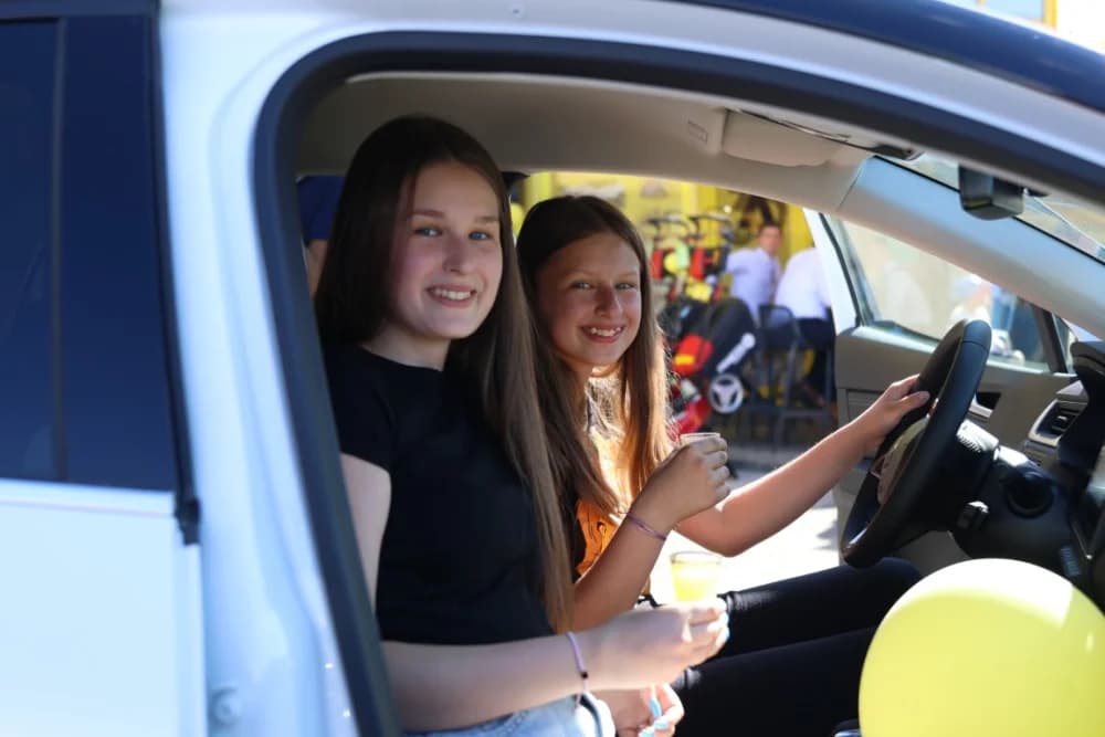 Automobil u nagradnoj igri tvrtke Alles osvojila Ivana Mjertan iz Požege