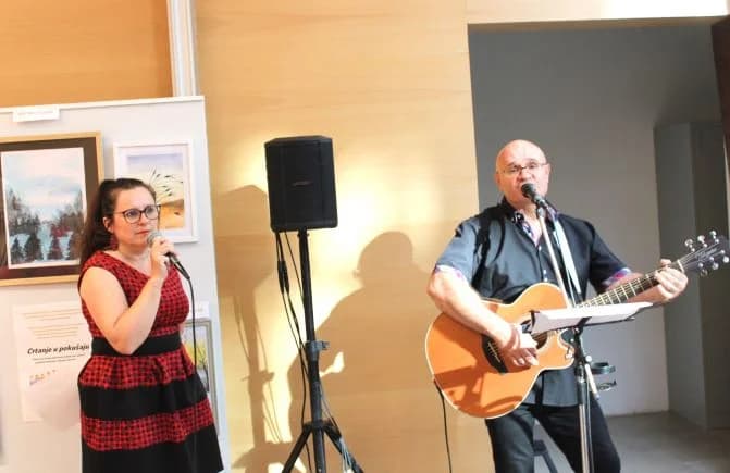 OBILJEŽAVANJE DANA HRVATSKIH BRANITELJA GRADA POŽEGE:  U Gradskoj knjižnici otvorena izložba „Crtanje u pokušaju”