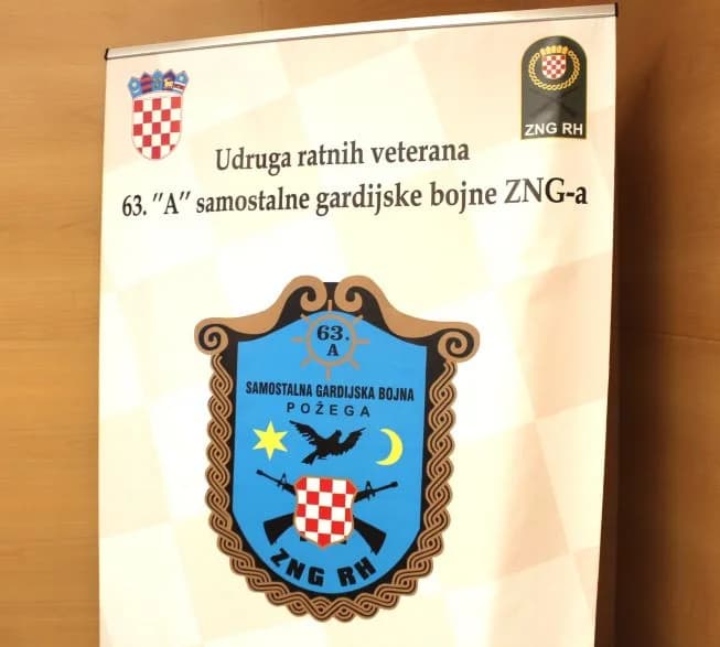 OBILJEŽAVANJE DANA HRVATSKIH BRANITELJA GRADA POŽEGE:  U Gradskoj knjižnici otvorena izložba „Crtanje u pokušaju”