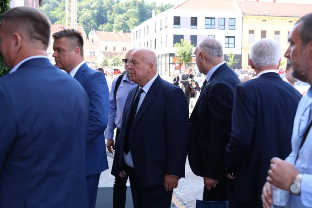 (VELIKA FOTOGALERIJA) Ređenje novog požeškog biskupa msgr. Ive Martinovića
