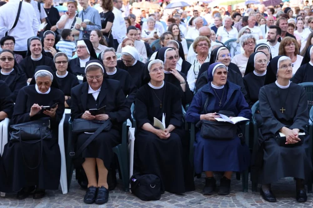 (VELIKA FOTOGALERIJA) Ređenje novog požeškog biskupa msgr. Ive Martinovića