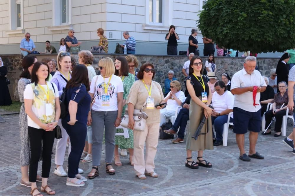 (VELIKA FOTOGALERIJA) Ređenje novog požeškog biskupa msgr. Ive Martinovića