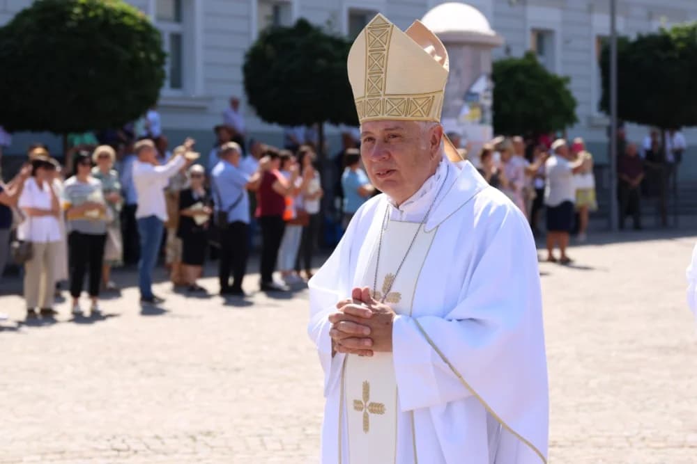 (VELIKA FOTOGALERIJA) Ređenje novog požeškog biskupa msgr. Ive Martinovića