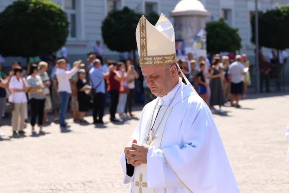 (VELIKA FOTOGALERIJA) Ređenje novog požeškog biskupa msgr. Ive Martinovića