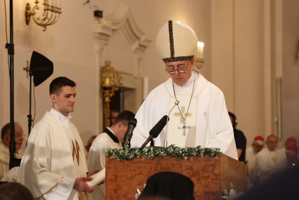 (VELIKA FOTOGALERIJA) Ređenje novog požeškog biskupa msgr. Ive Martinovića