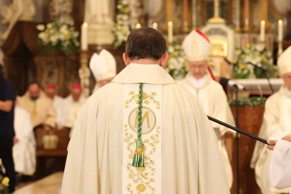 (VELIKA FOTOGALERIJA) Ređenje novog požeškog biskupa msgr. Ive Martinovića