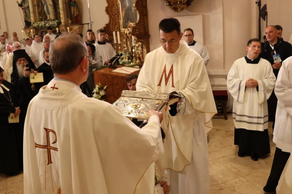 (VELIKA FOTOGALERIJA) Ređenje novog požeškog biskupa msgr. Ive Martinovića