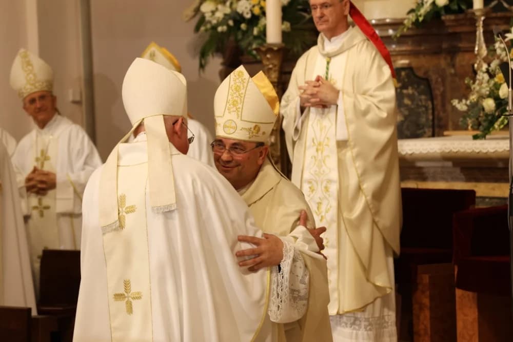 (VELIKA FOTOGALERIJA) Ređenje novog požeškog biskupa msgr. Ive Martinovića