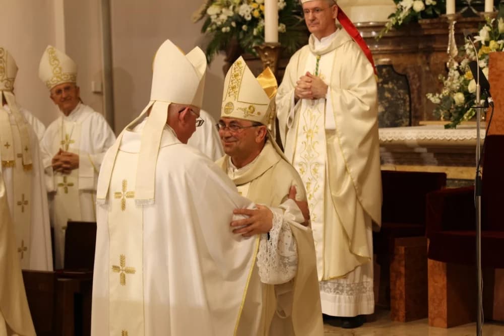 (VELIKA FOTOGALERIJA) Ređenje novog požeškog biskupa msgr. Ive Martinovića