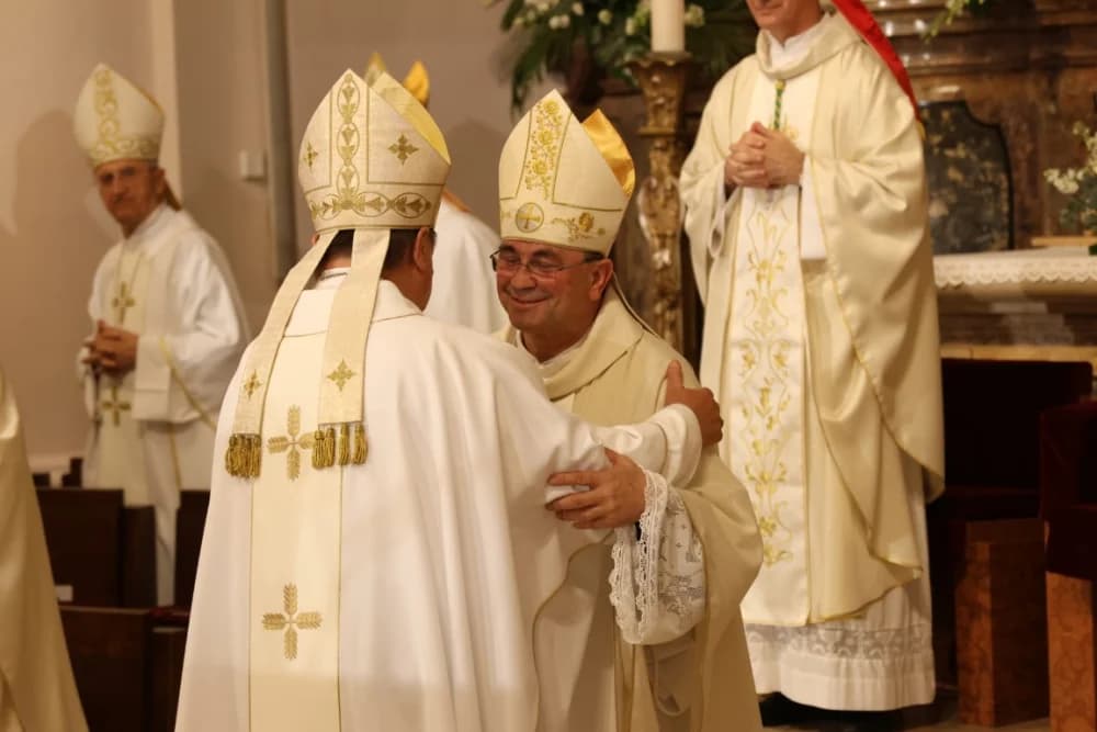 (VELIKA FOTOGALERIJA) Ređenje novog požeškog biskupa msgr. Ive Martinovića