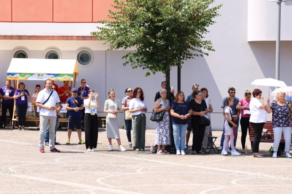 (VELIKA FOTOGALERIJA) Ređenje novog požeškog biskupa msgr. Ive Martinovića