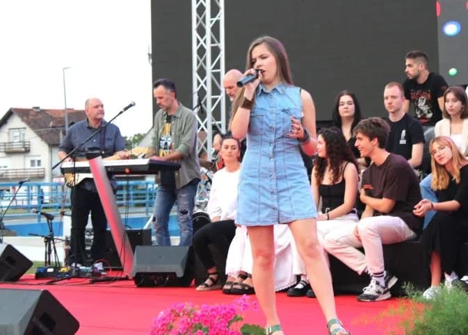 ZAVRŠNICA MULTIMEDIJALNOG PROJEKTA „MOJA.HR“: Na Trgu bećarca pobjednik za najbolji video David Županić iz Varaždinske županije