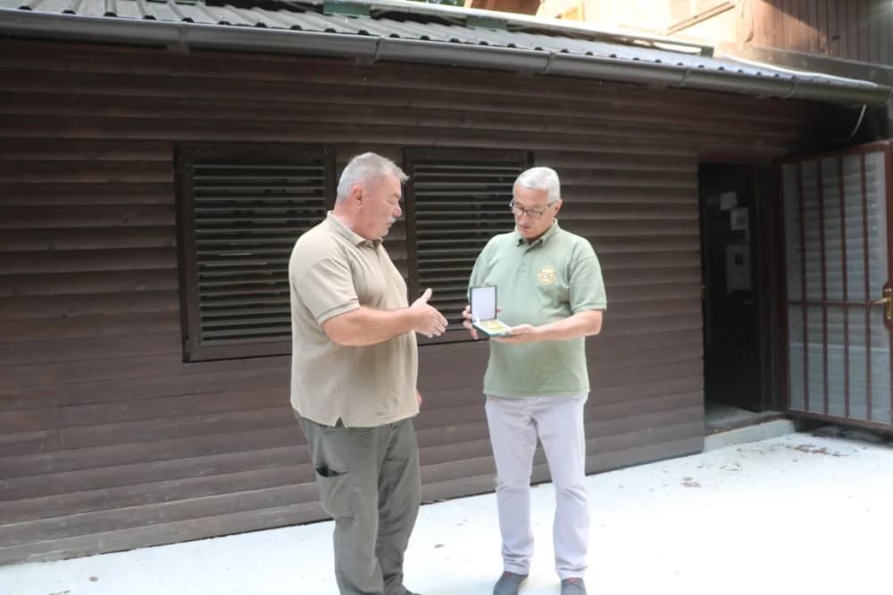 Dvojici kutjevačkih lovaca pripale zlatne plakete za 50 godina lovačkog staža