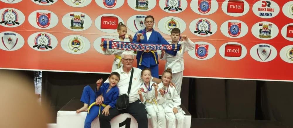 Borci Judokana vratili se sa sedam medalja - srebro osvojile Lucija Mihović i Marta Komušanac kojoj je pripala još i bronca
