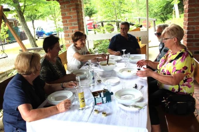 Obilježili 52. godišnjicu gimnazijske mature na imanju „Voćarstvo Boić“ u Skenderovcima