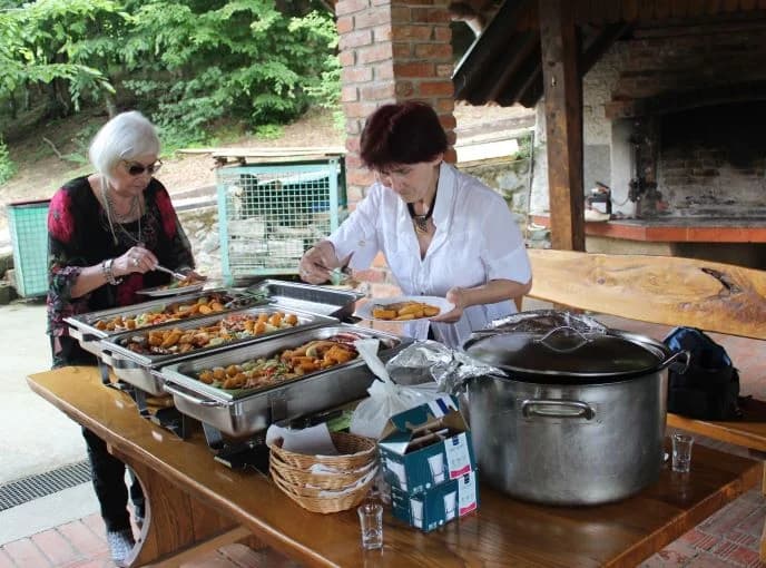 Obilježili 52. godišnjicu gimnazijske mature na imanju „Voćarstvo Boić“ u Skenderovcima
