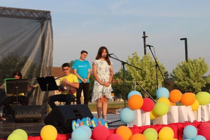 Na Trgu bećarca održana prva večer „Cvjetića glazbe“
