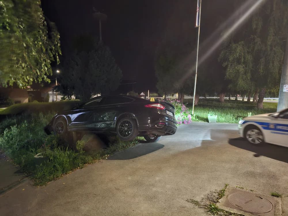 Pijani vozač skrivio prometnu nesreću u Mihaljevcima