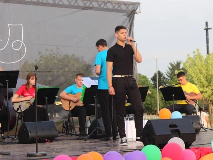 CVJETIĆI GLAZBE: Prvo mjesto osvojio Filip Kresovljak, a „najcvjetić“ Nea Galić
