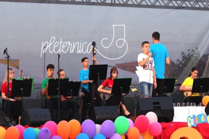 CVJETIĆI GLAZBE: Prvo mjesto osvojio Filip Kresovljak, a „najcvjetić“ Nea Galić