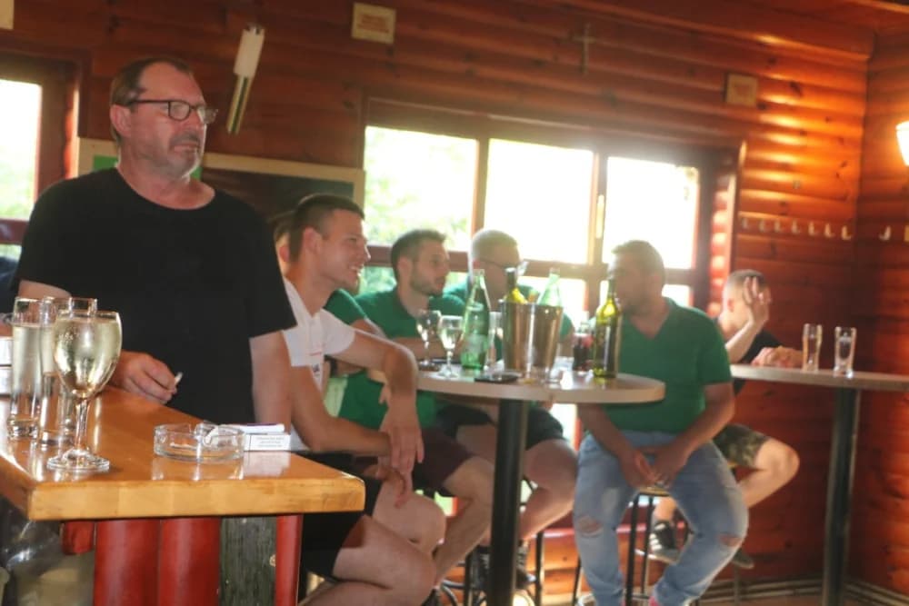 DRUŽENJE S POVODOM: Kafić Baza i njegov vlasnik Ivan Rajić zajedno proslavili rođendan